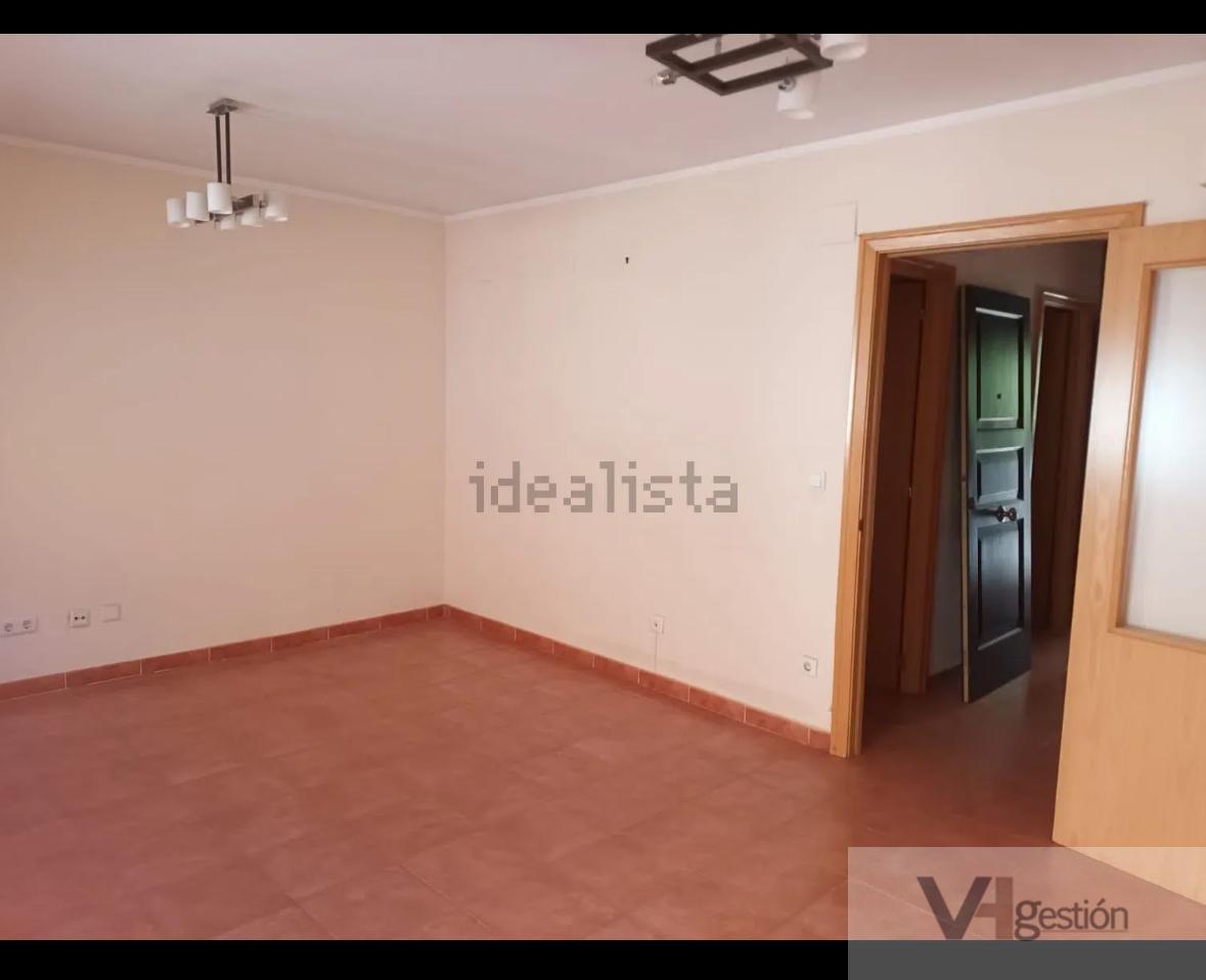 For sale of house in La Algaba