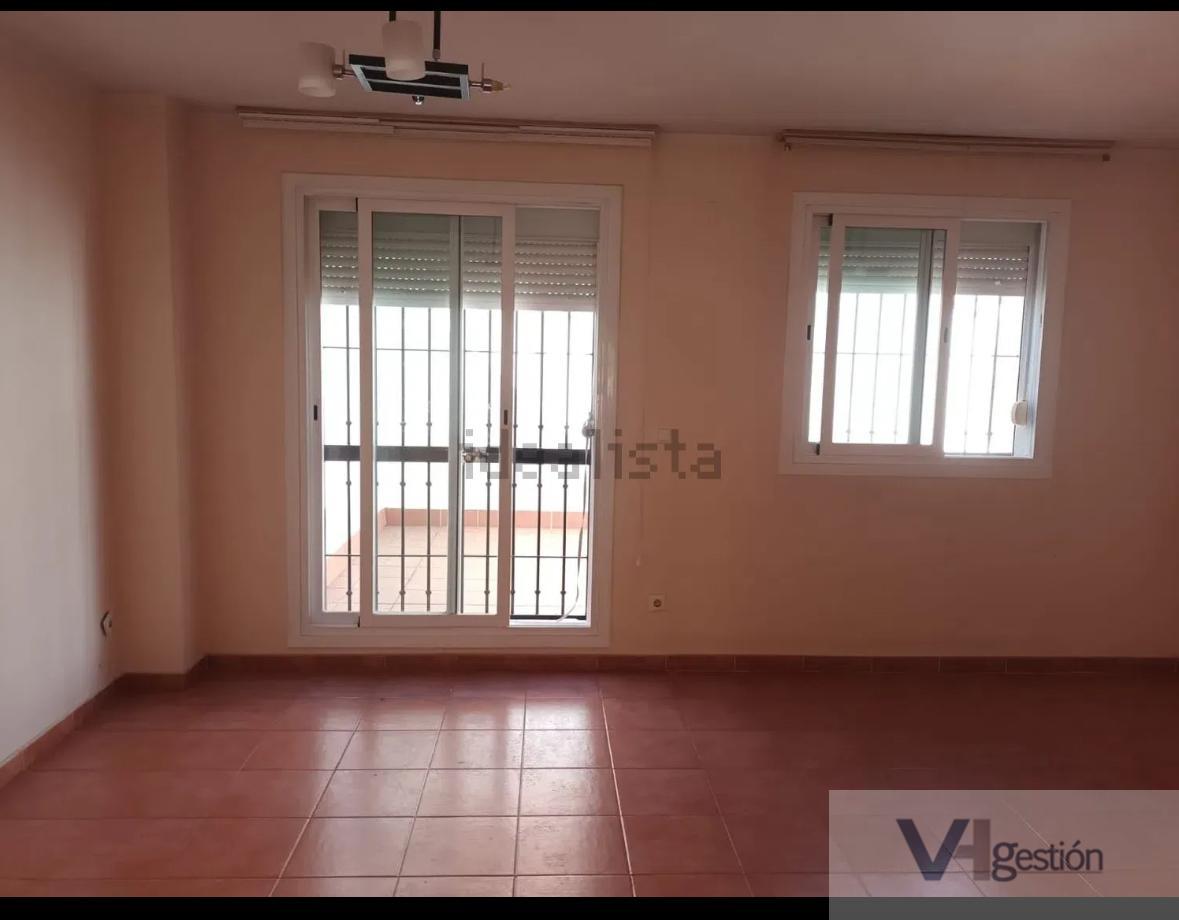 For sale of house in La Algaba