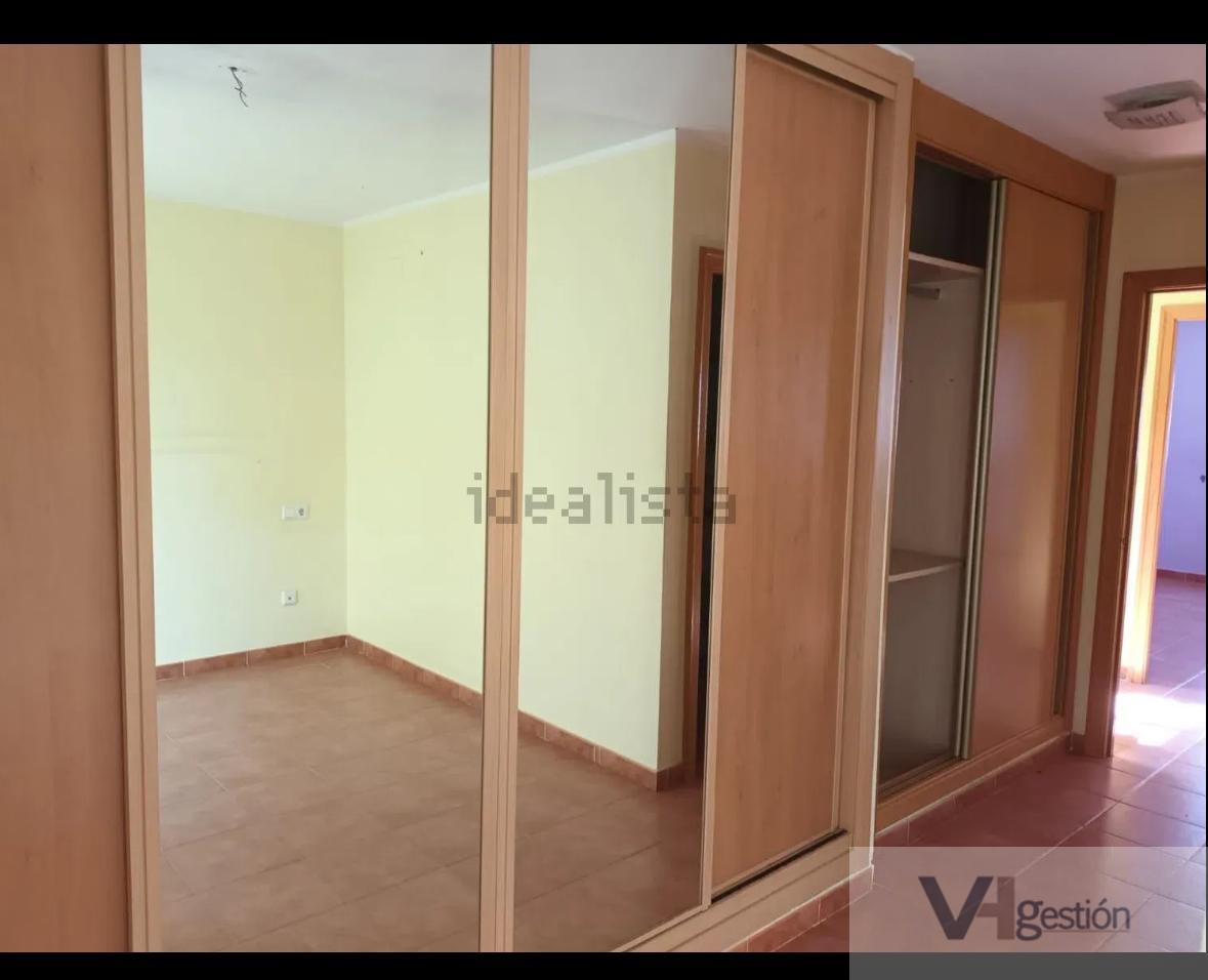 For sale of house in La Algaba