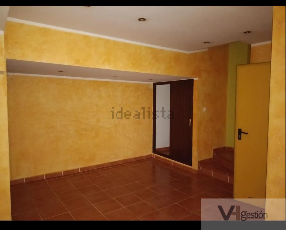 For sale of house in La Algaba