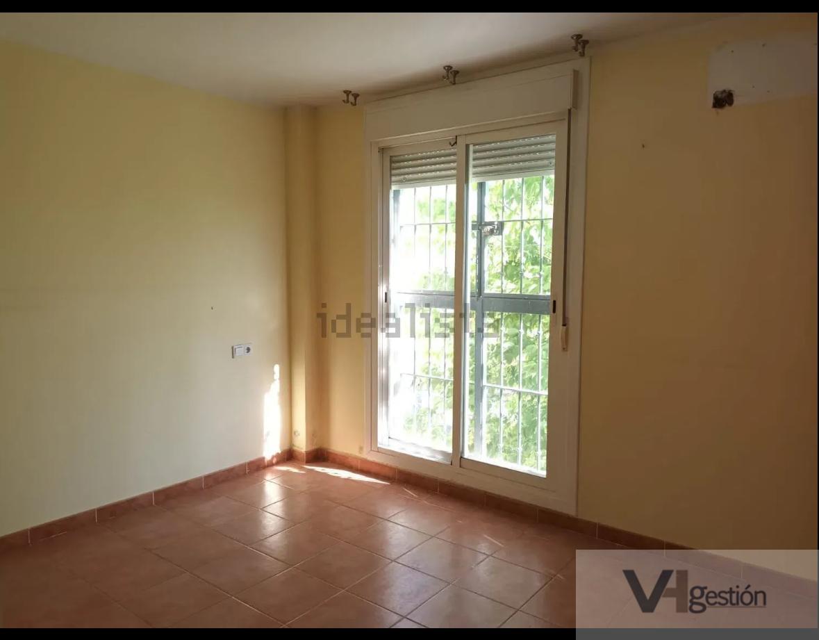 For sale of house in La Algaba