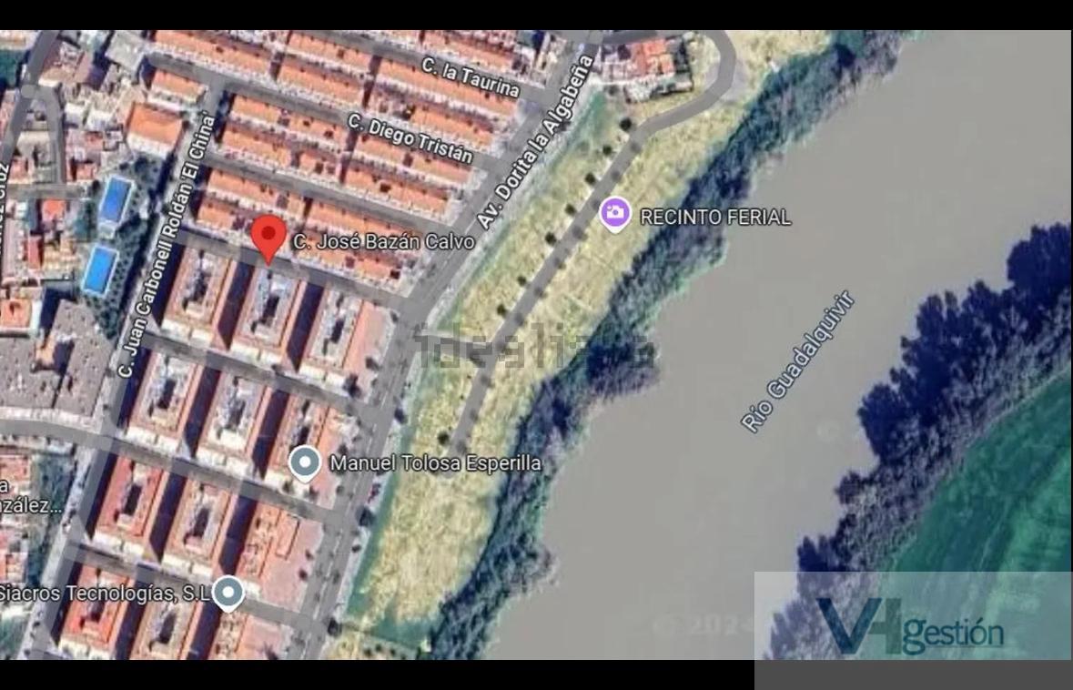 For sale of house in La Algaba