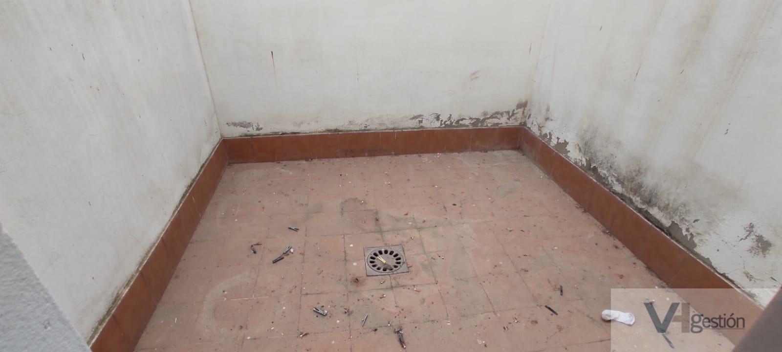 For sale of flat in Los Palacios y Villafranca
