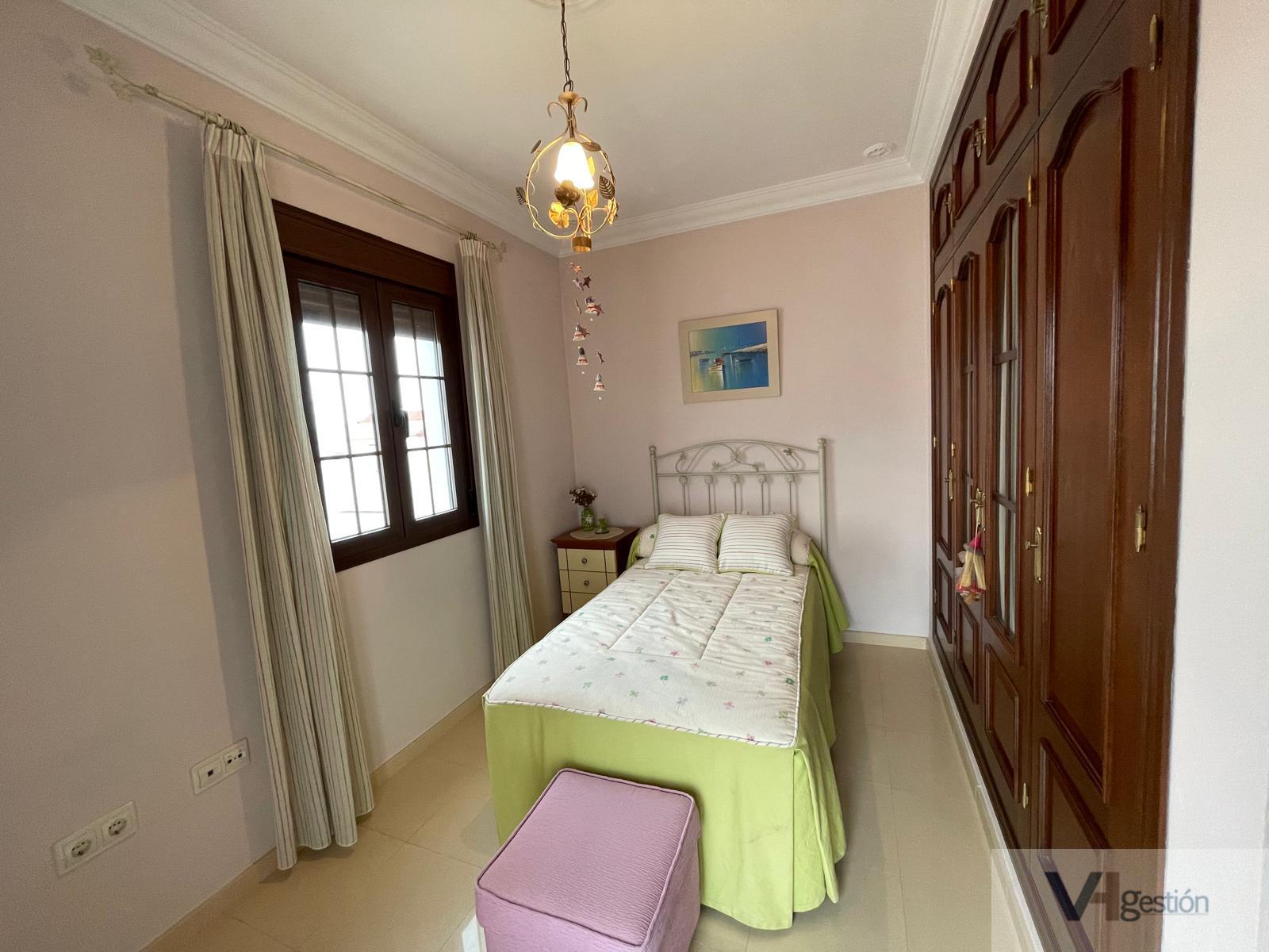 For sale of house in Villamartín