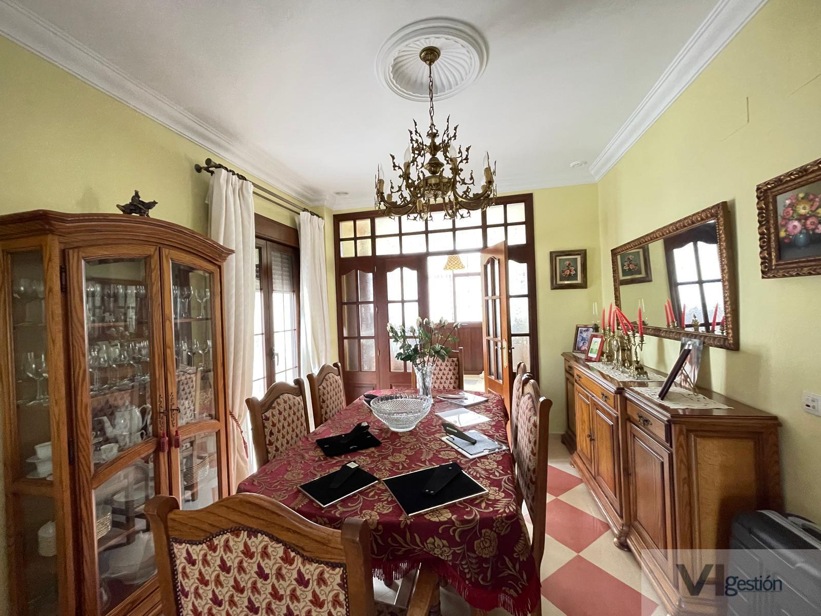 For sale of house in Villamartín