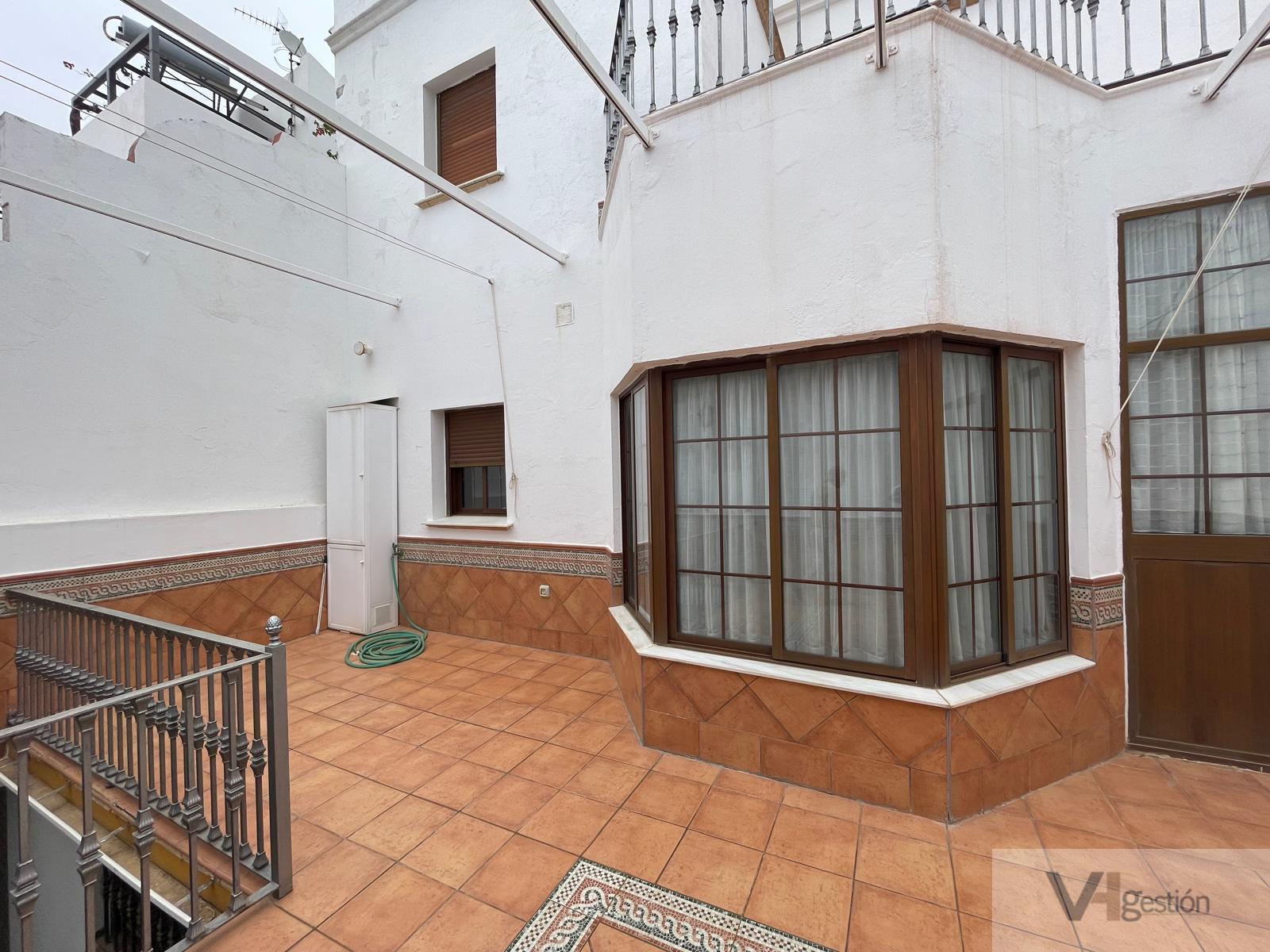 For sale of house in Villamartín