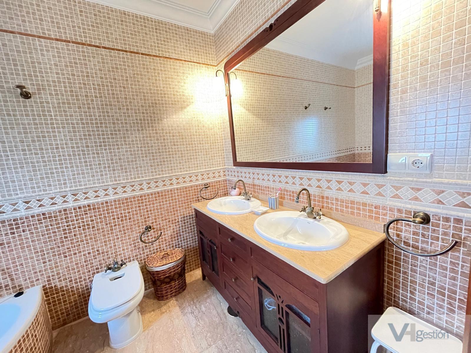 For sale of house in Villamartín