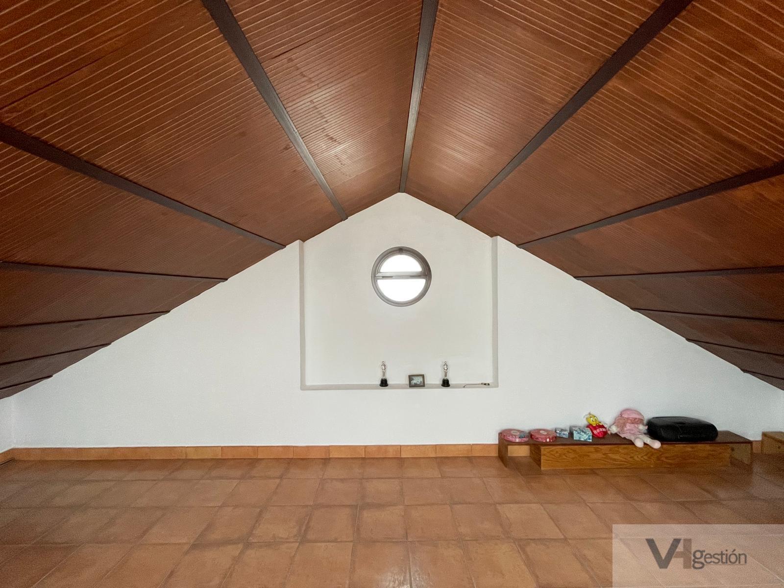 For sale of house in Villamartín