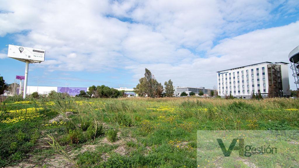 Venta de terreno en Los Barrios