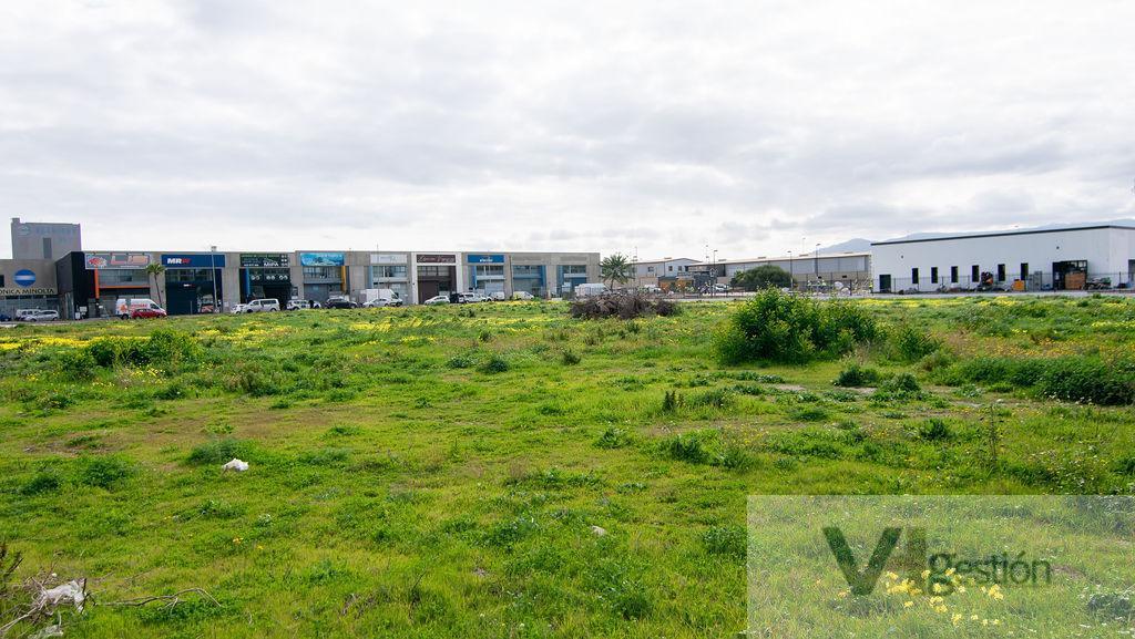 Venta de terreno en Los Barrios