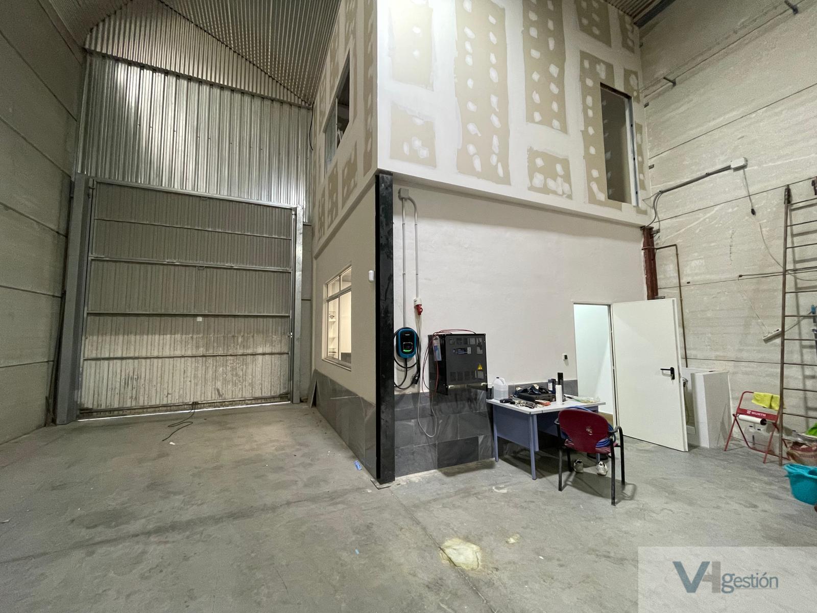 For sale of warehouse in Villamartín
