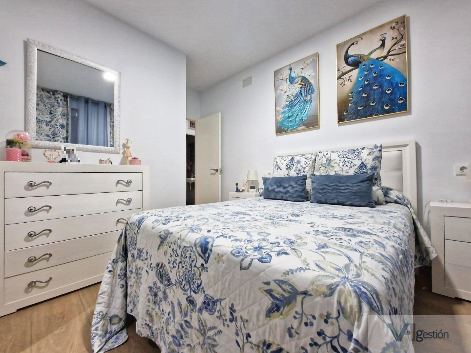 For sale of flat in Villamartín