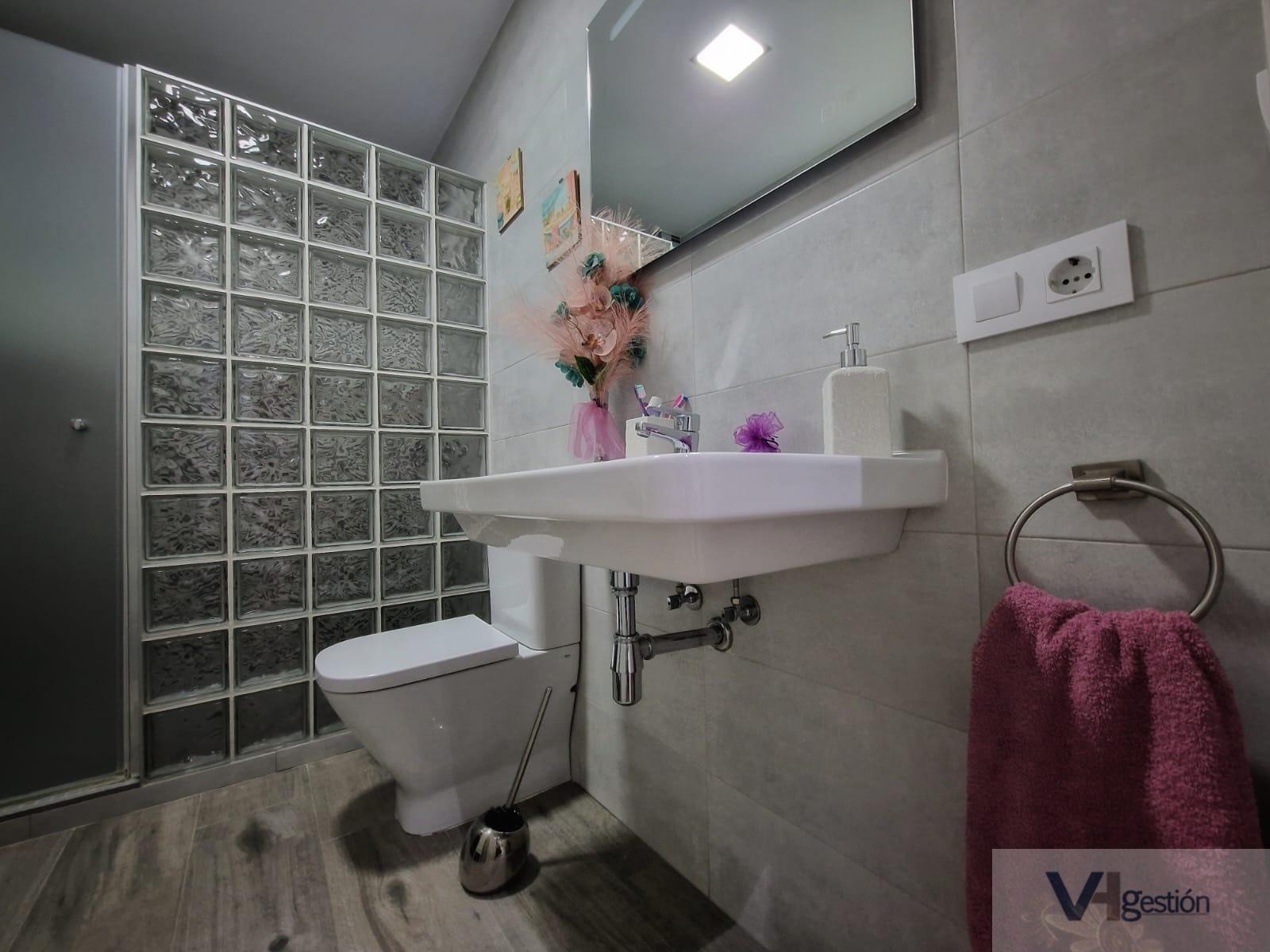For sale of flat in Villamartín