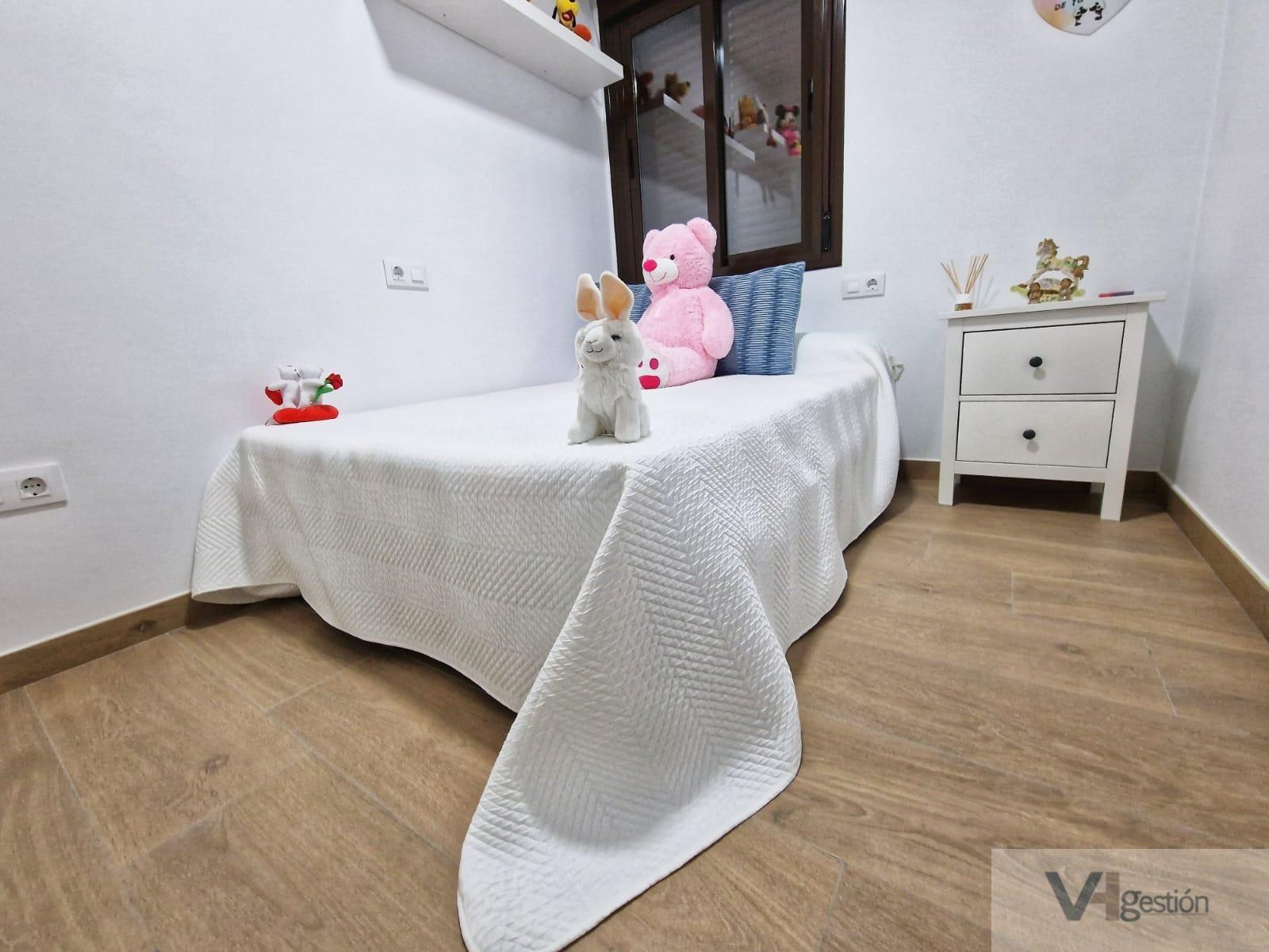 For sale of flat in Villamartín