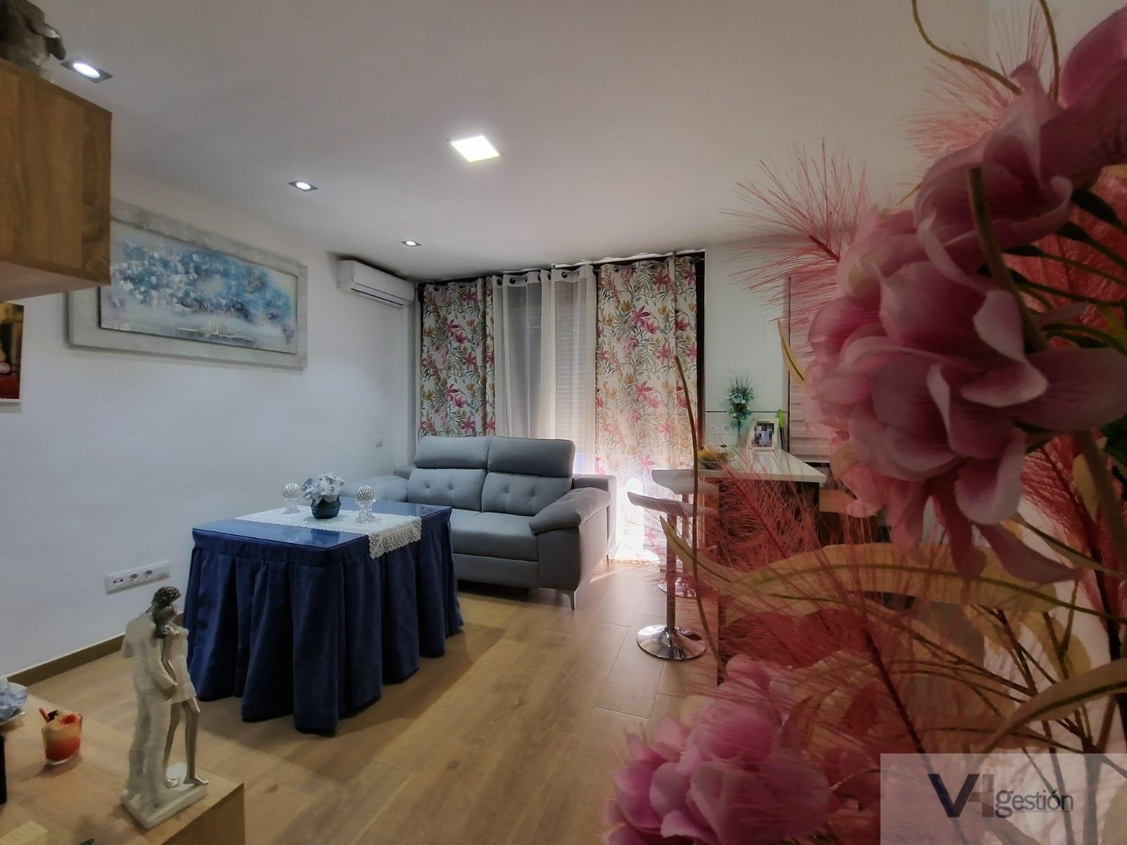 For sale of flat in Villamartín