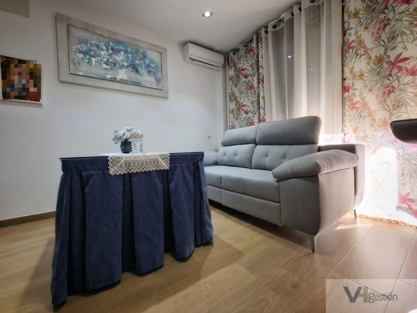 For sale of flat in Villamartín