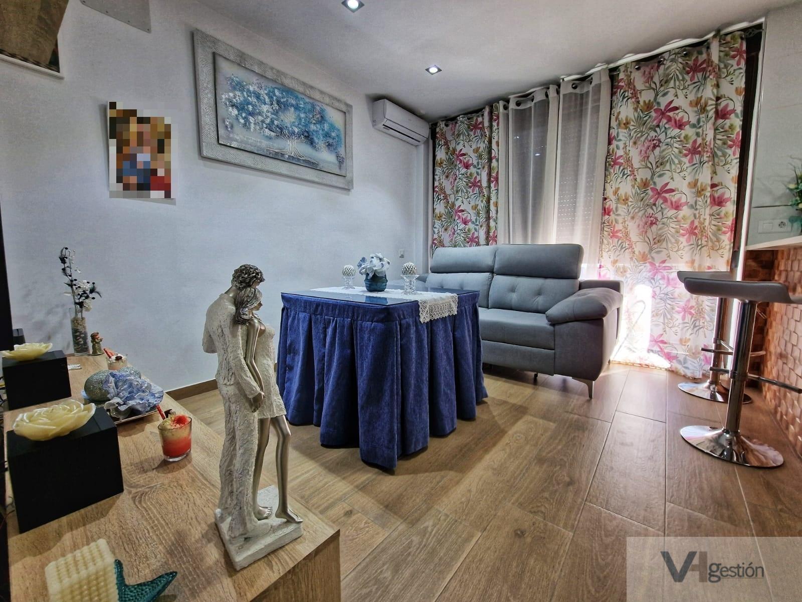 For sale of flat in Villamartín