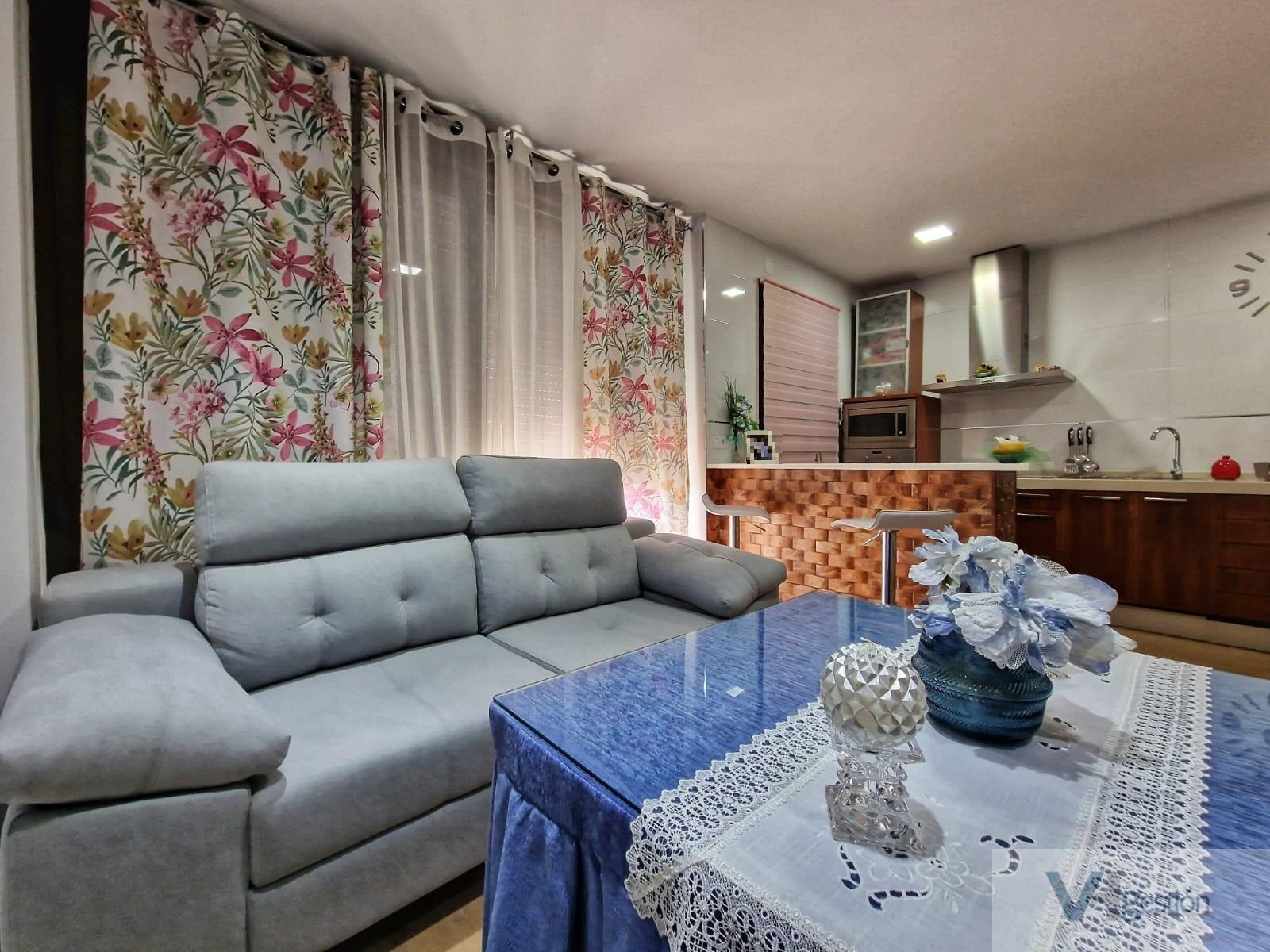 For sale of flat in Villamartín