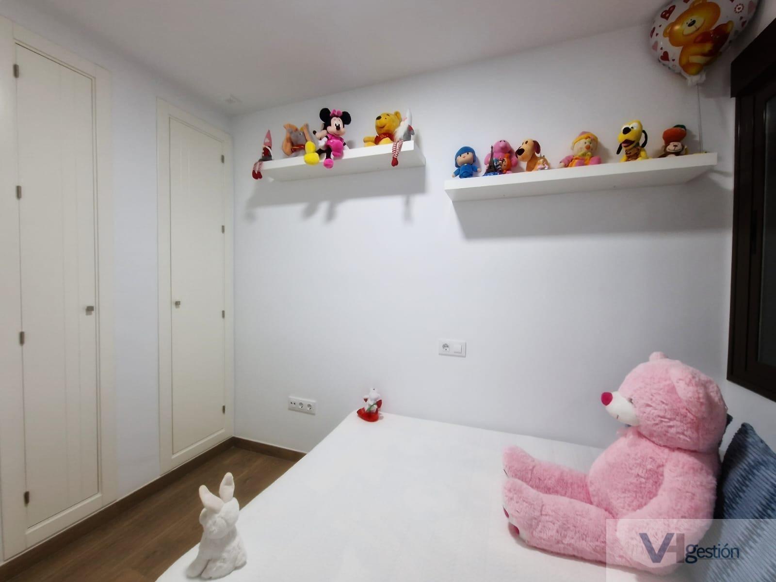 For sale of flat in Villamartín