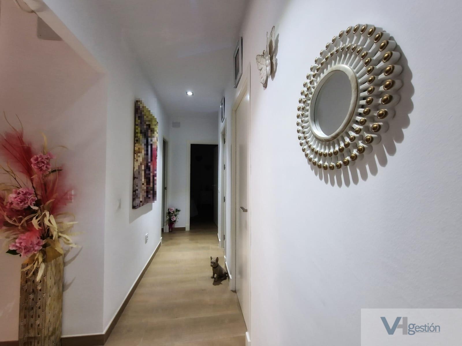 For sale of flat in Villamartín