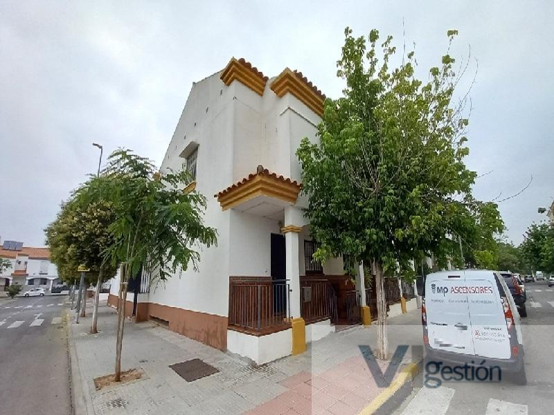 For sale of house in La Algaba