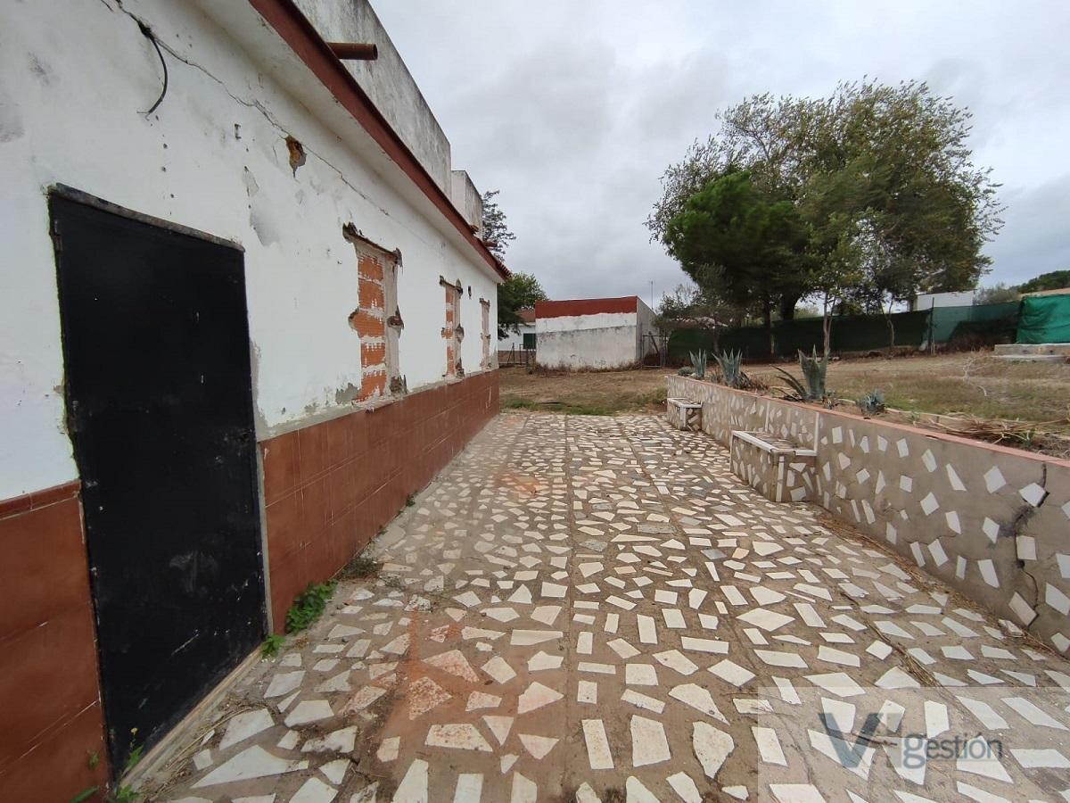 For sale of house in Sanlúcar la Mayor