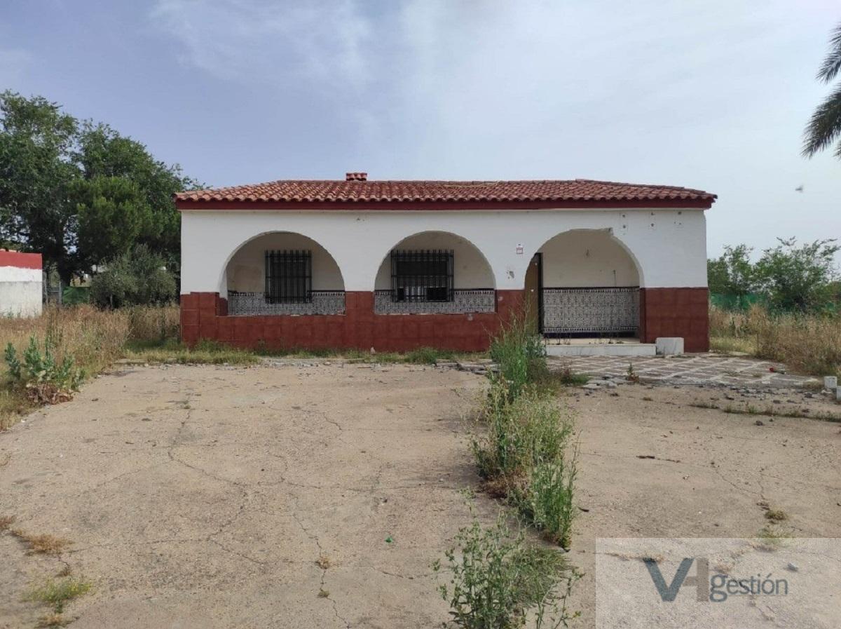 For sale of house in Sanlúcar la Mayor