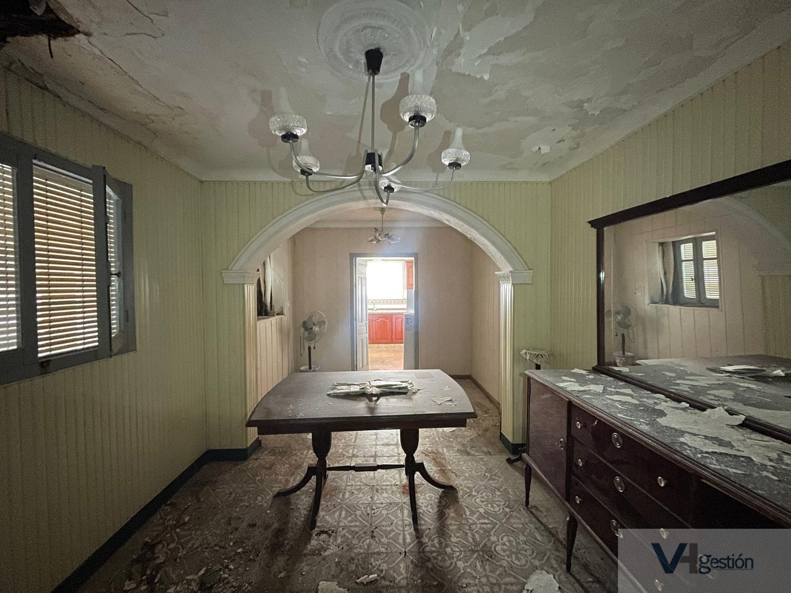 For sale of house in Villamartín