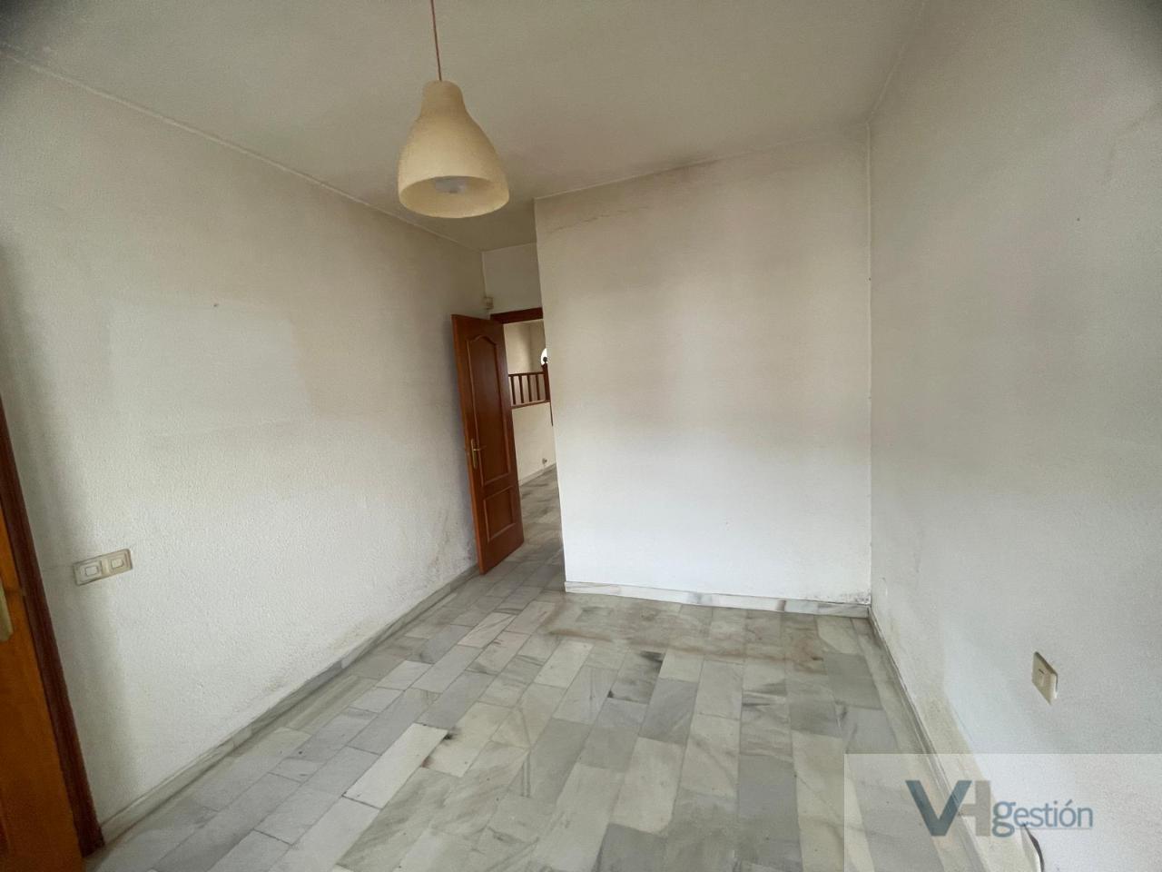 For sale of apartment in Benahavís