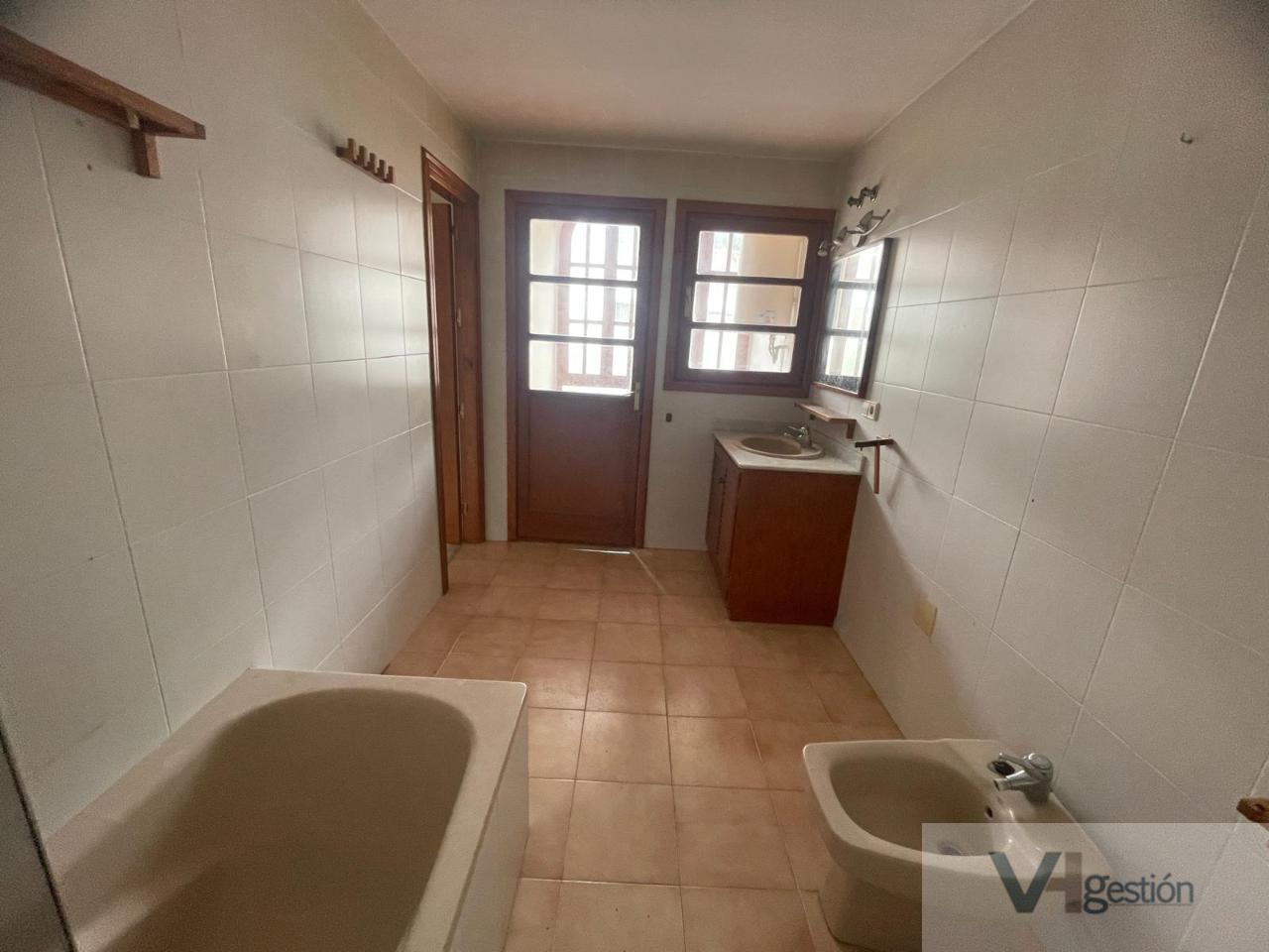 For sale of apartment in Benahavís