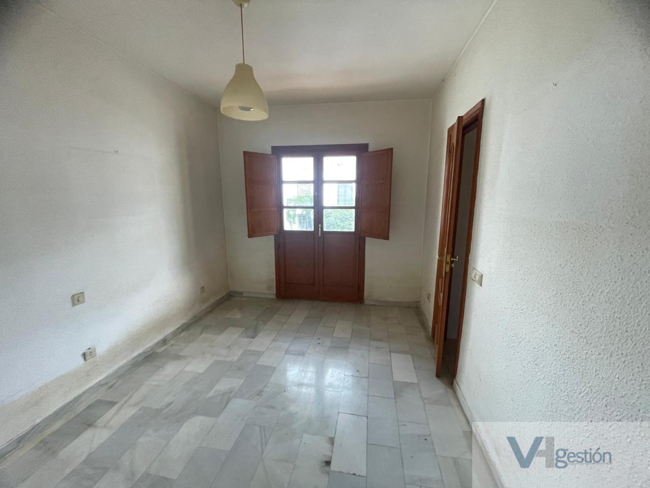 For sale of apartment in Benahavís