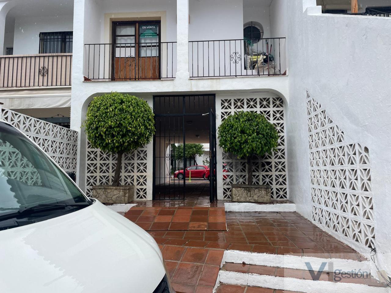 For sale of apartment in Benahavís