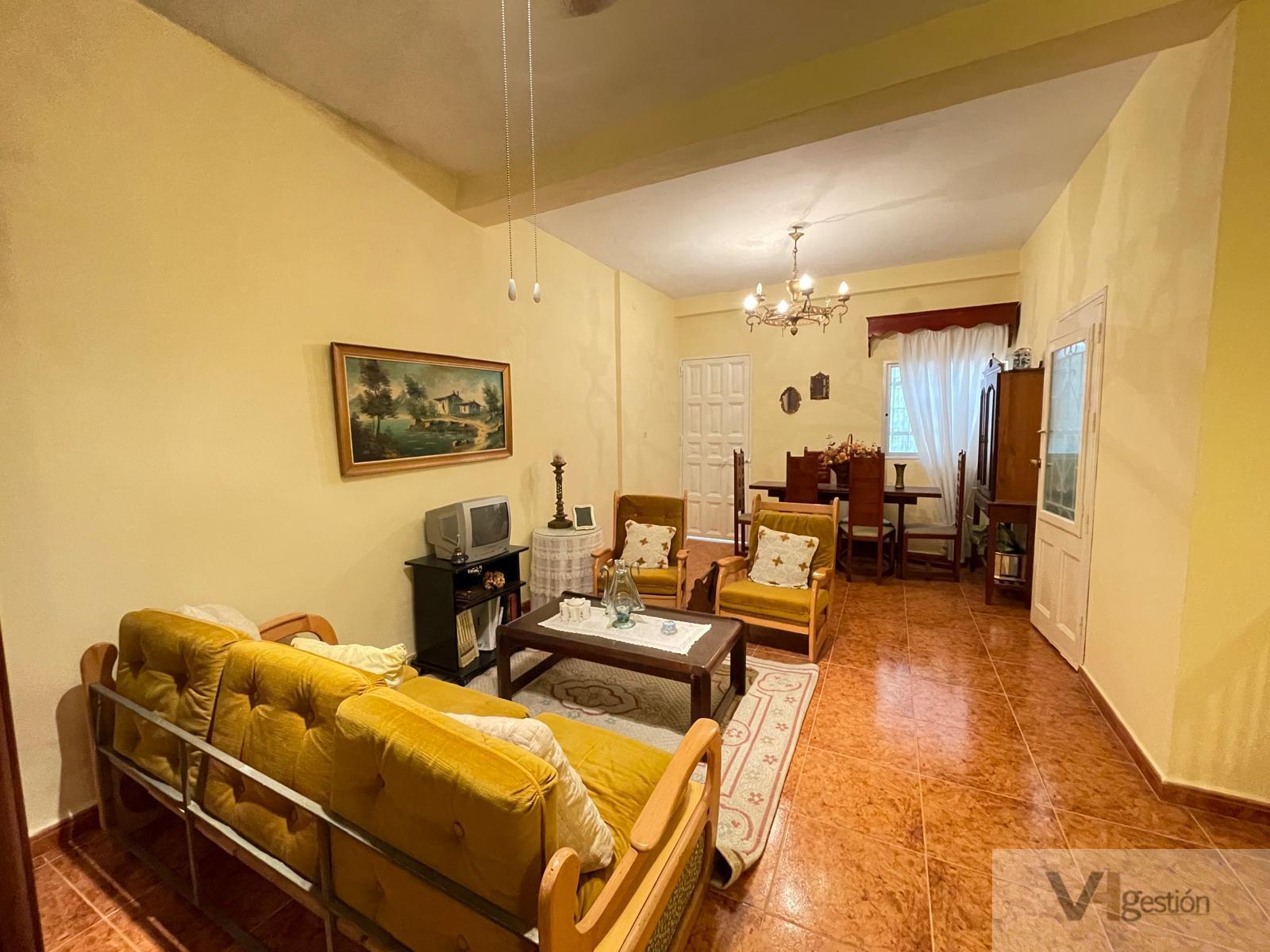 For sale of house in Villamartín