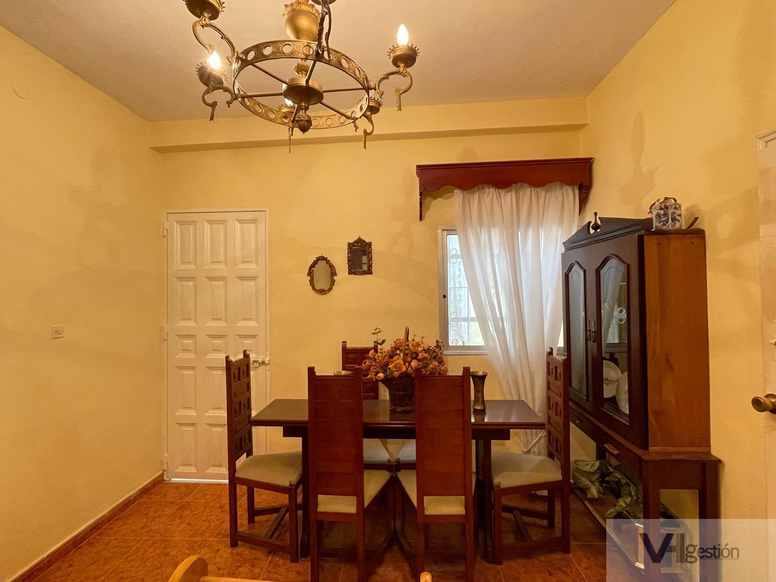 For sale of house in Villamartín