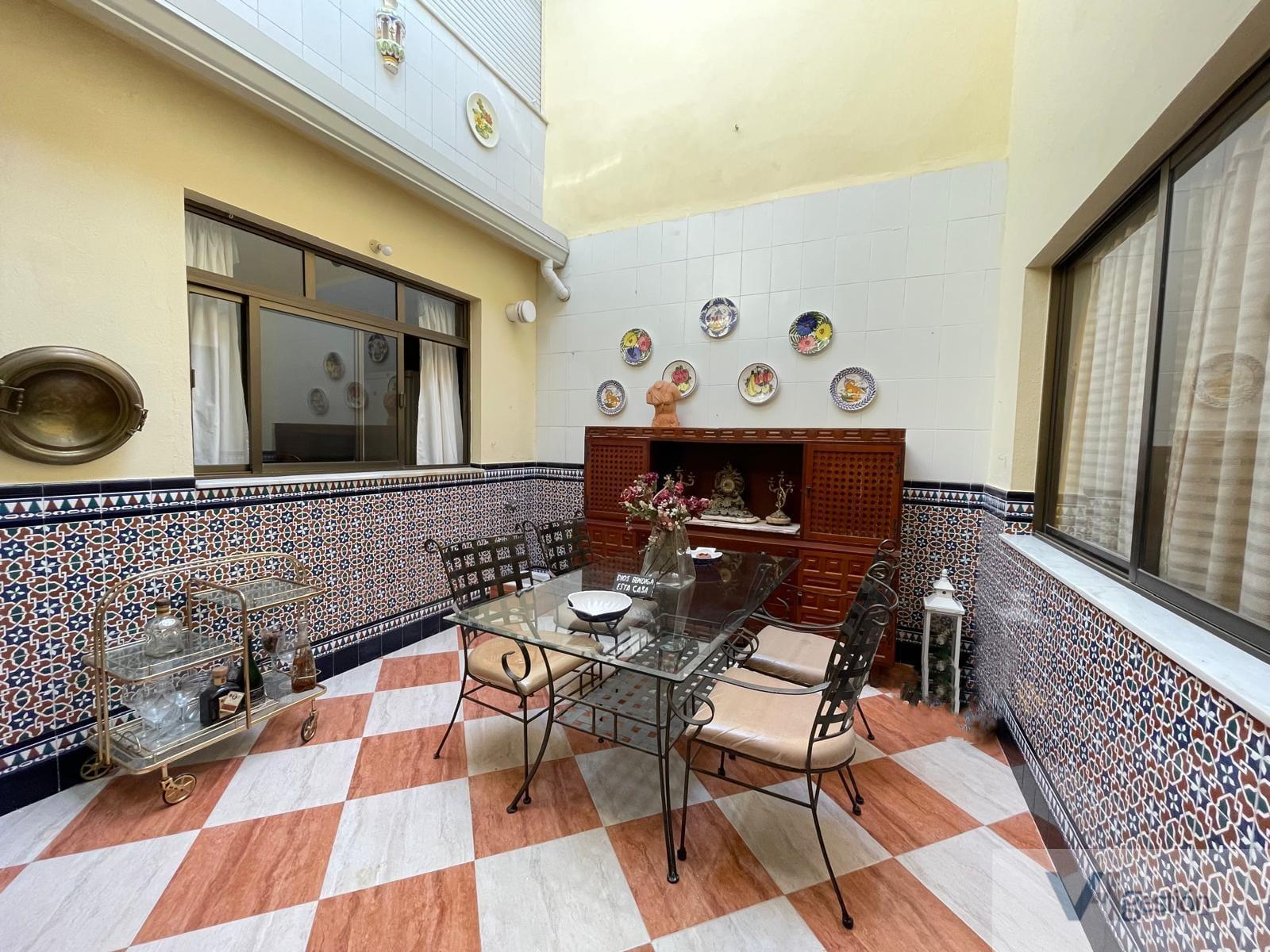 For sale of house in Villamartín