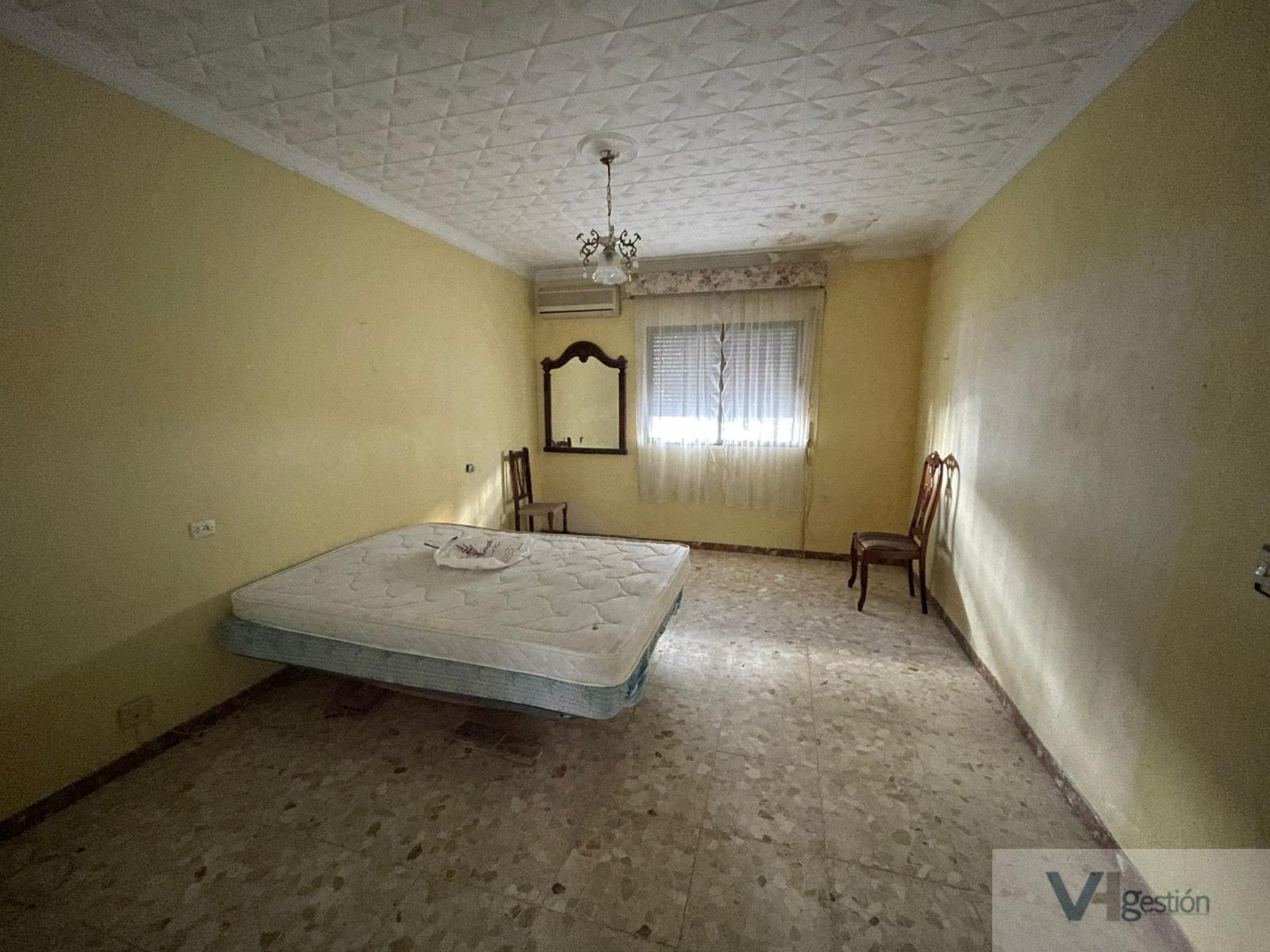 For sale of house in Villamartín