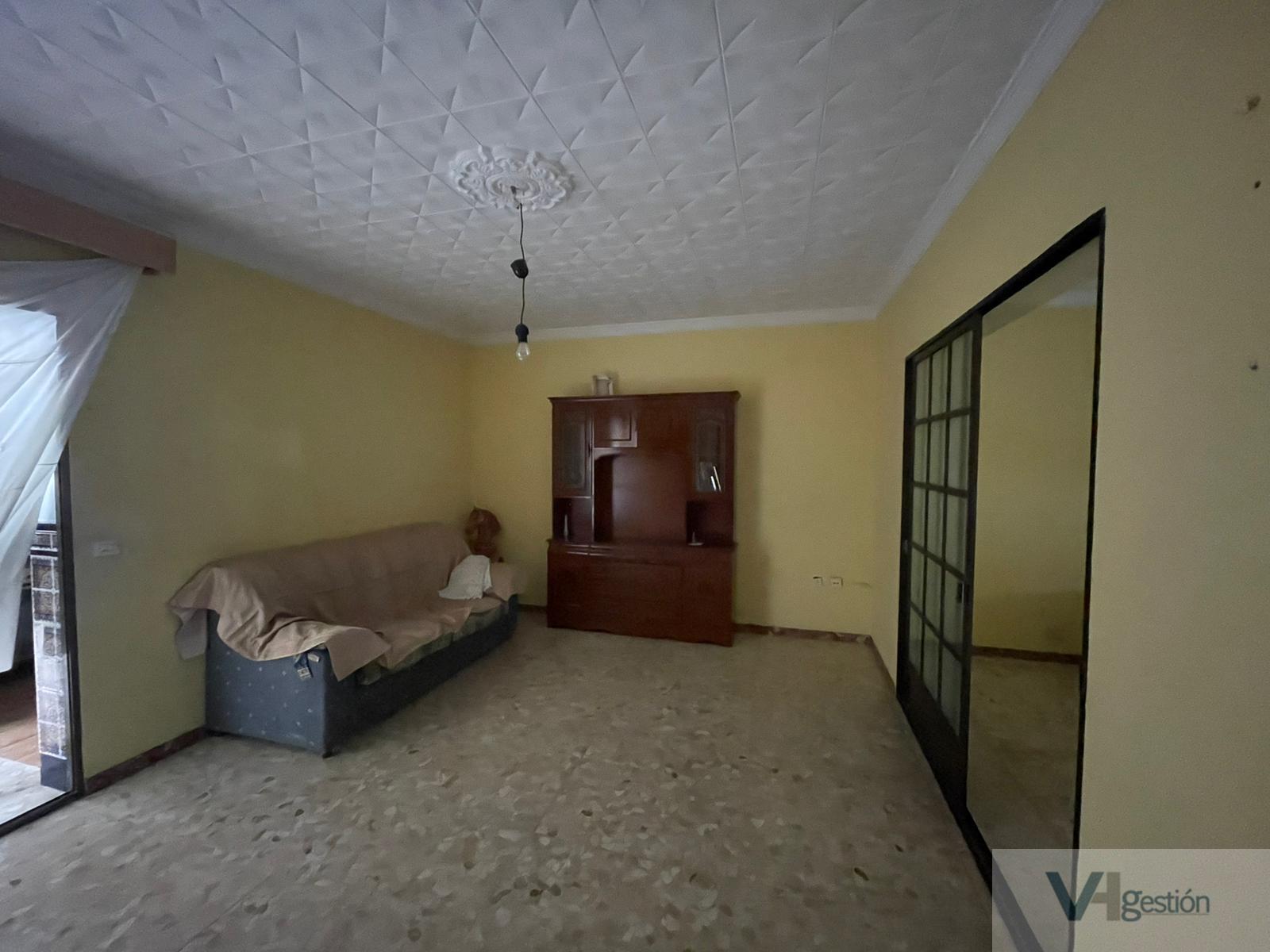 For sale of house in Villamartín