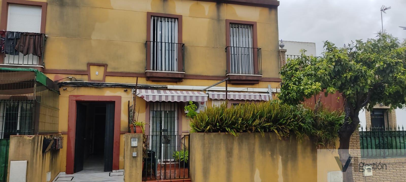For sale of duplex in Gelves