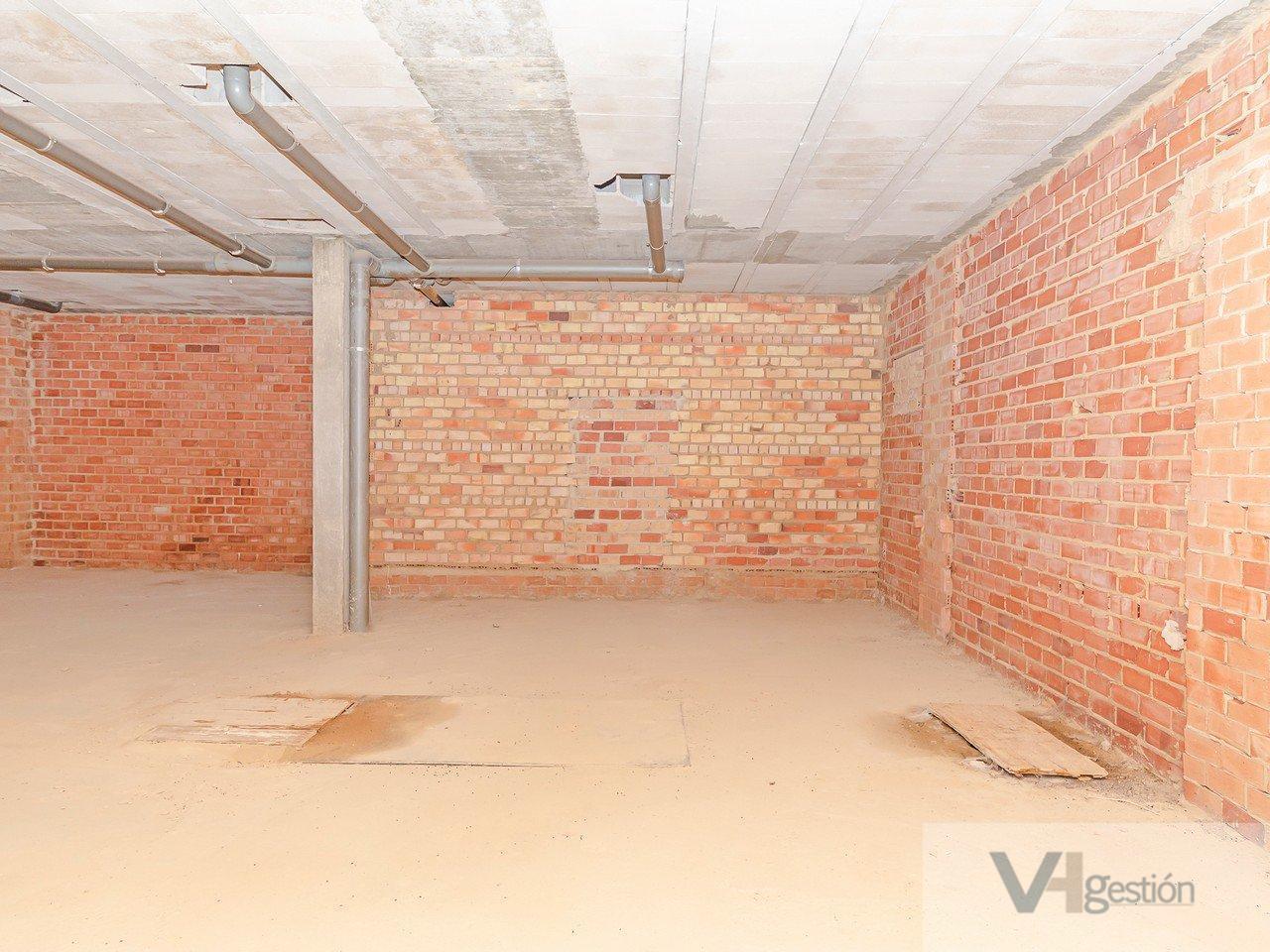 Venta de local comercial en Carrión de los Céspedes