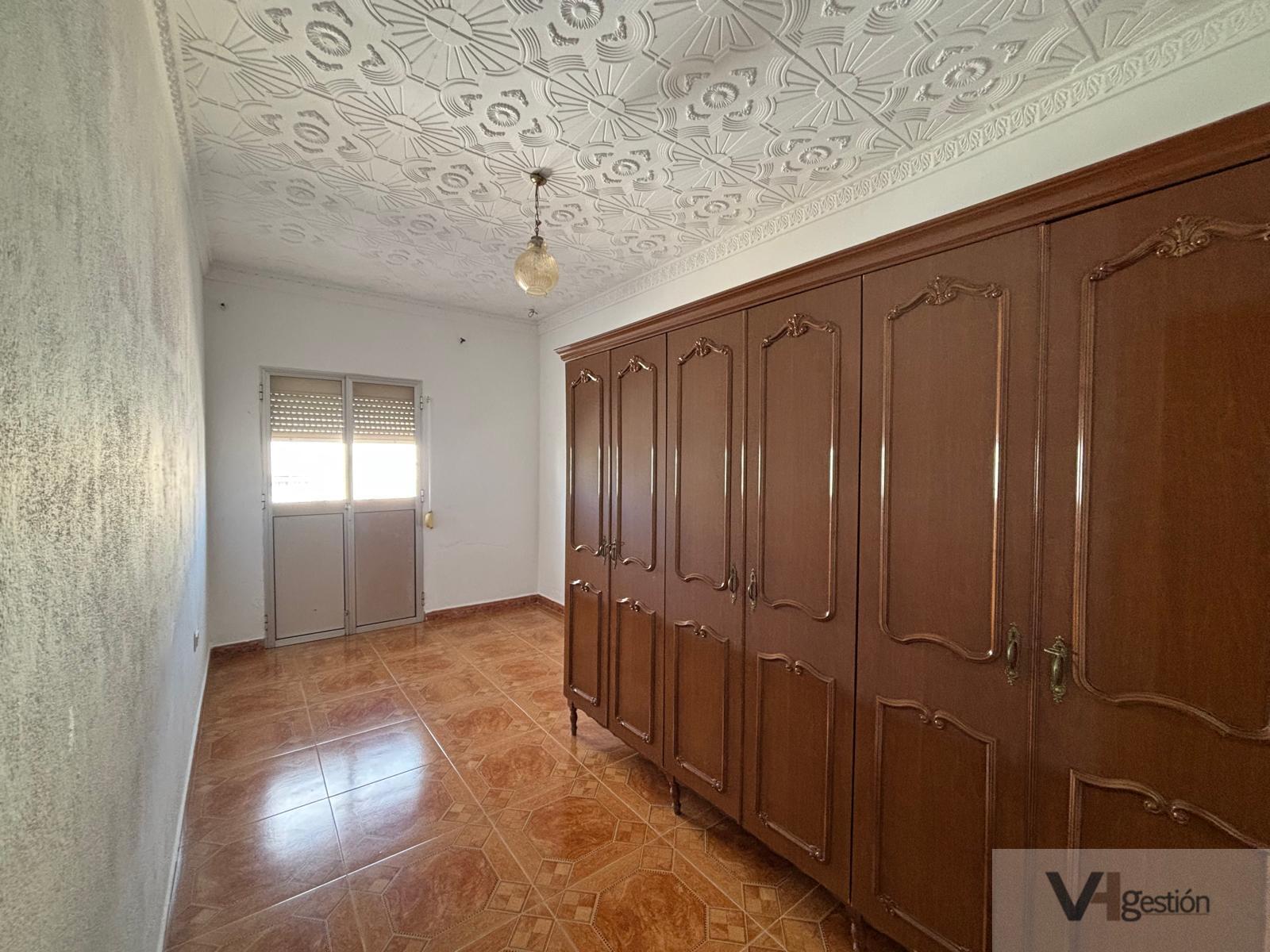 For sale of house in Villamartín