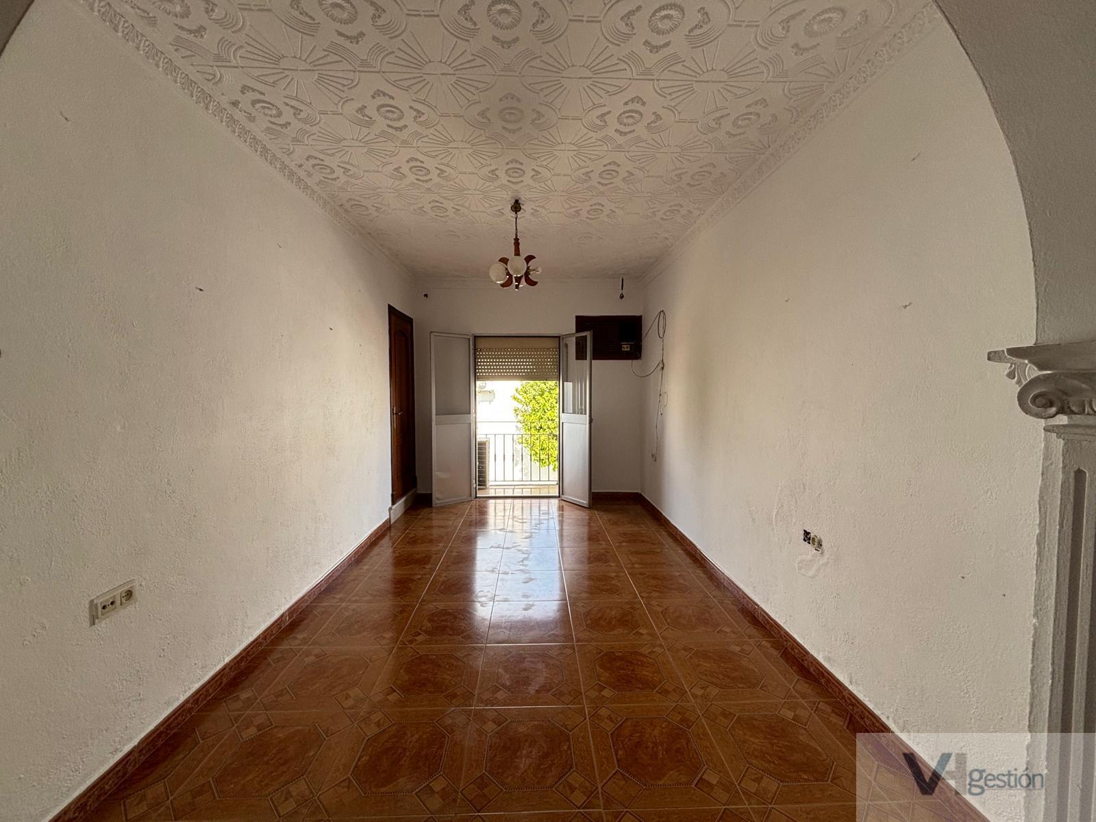 For sale of house in Villamartín