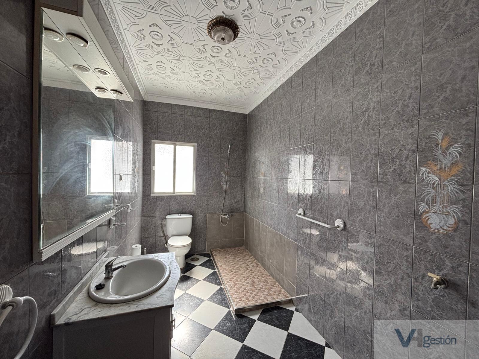 For sale of house in Villamartín