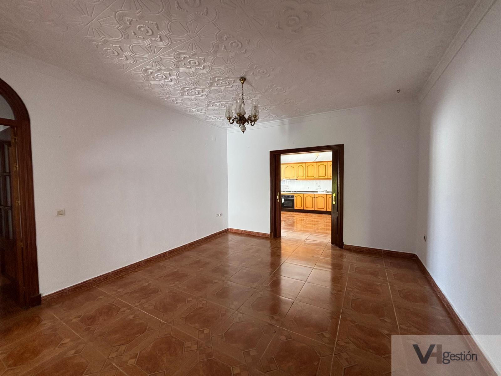 For sale of house in Villamartín