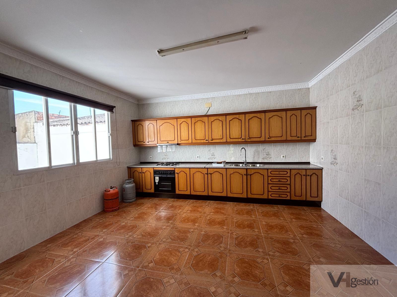 For sale of house in Villamartín