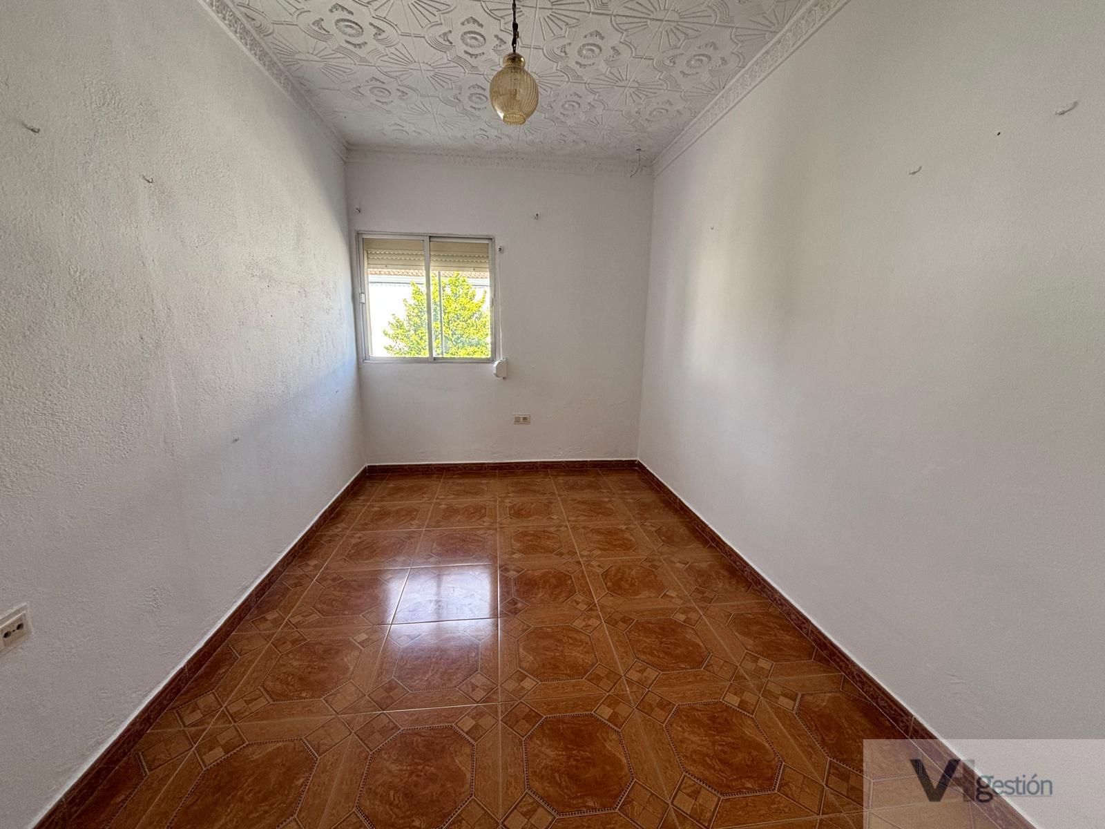For sale of house in Villamartín