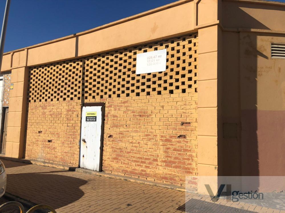 For sale of commercial in Algeciras