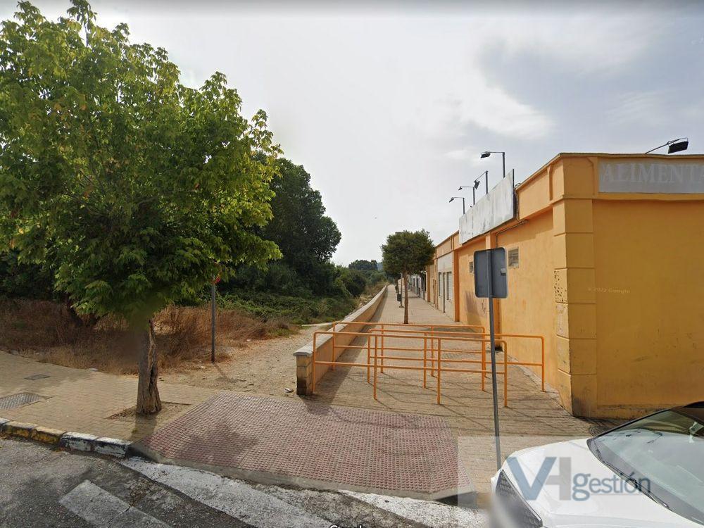 For sale of commercial in Algeciras