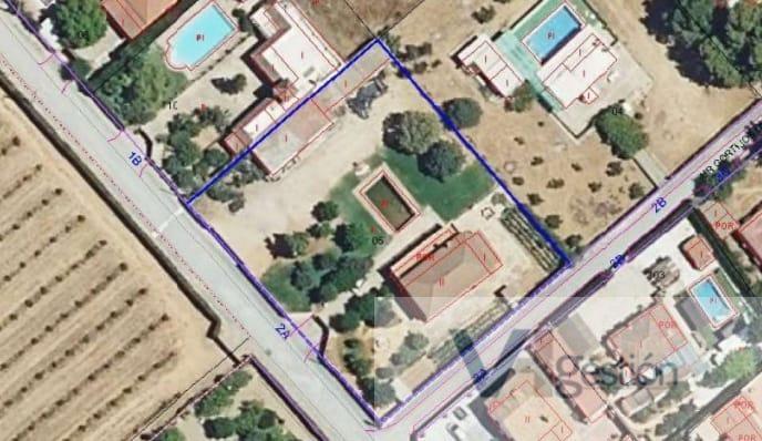 Venta de finca rústica en Carmona