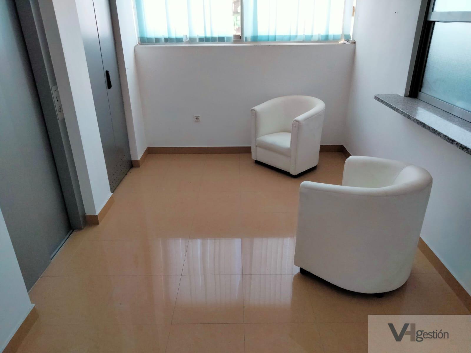 Venta de oficina en Villamartín Venta de oficina en Villamartín