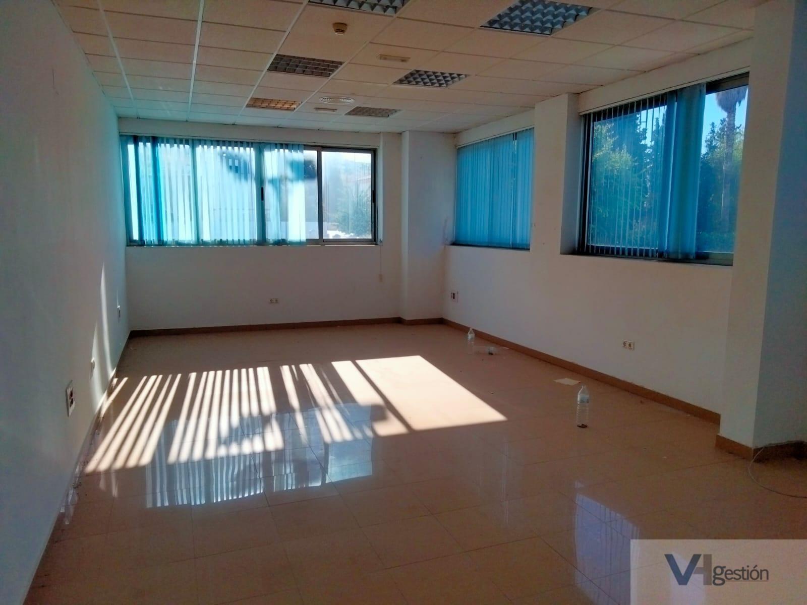 Venta de oficina en Villamartín Venta de oficina en Villamartín